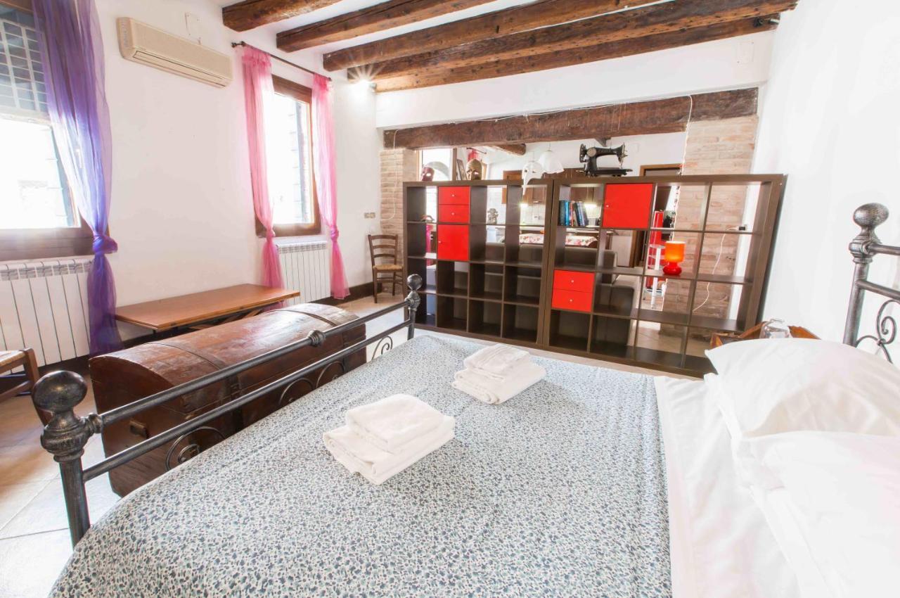 Canal Dream Cosy Apartment With Canal View Venedig Exteriör bild