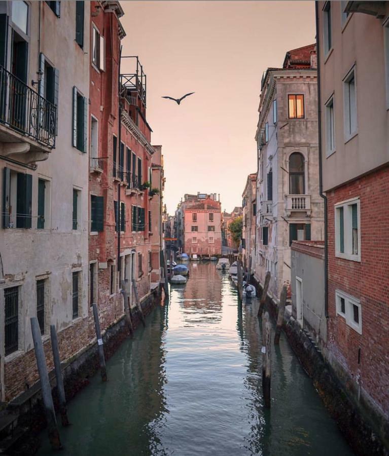 Canal Dream Cosy Apartment With Canal View Venedig Exteriör bild